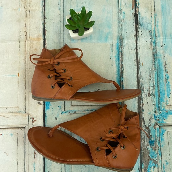 Bamboo zip and lace up sandals - Picture 3 of 6